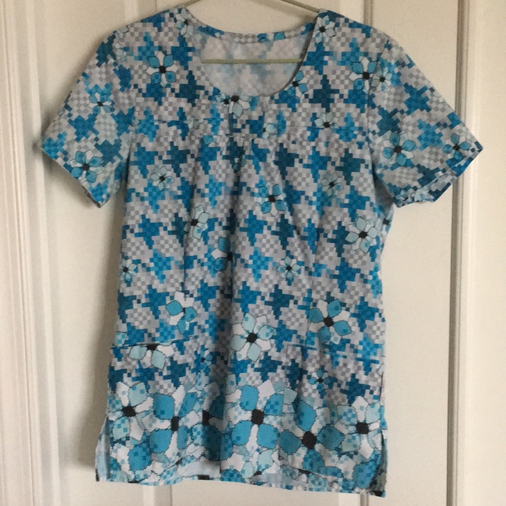 Scrub top